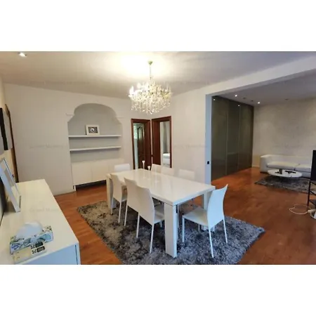 Garden In Exclusive Area Apartment